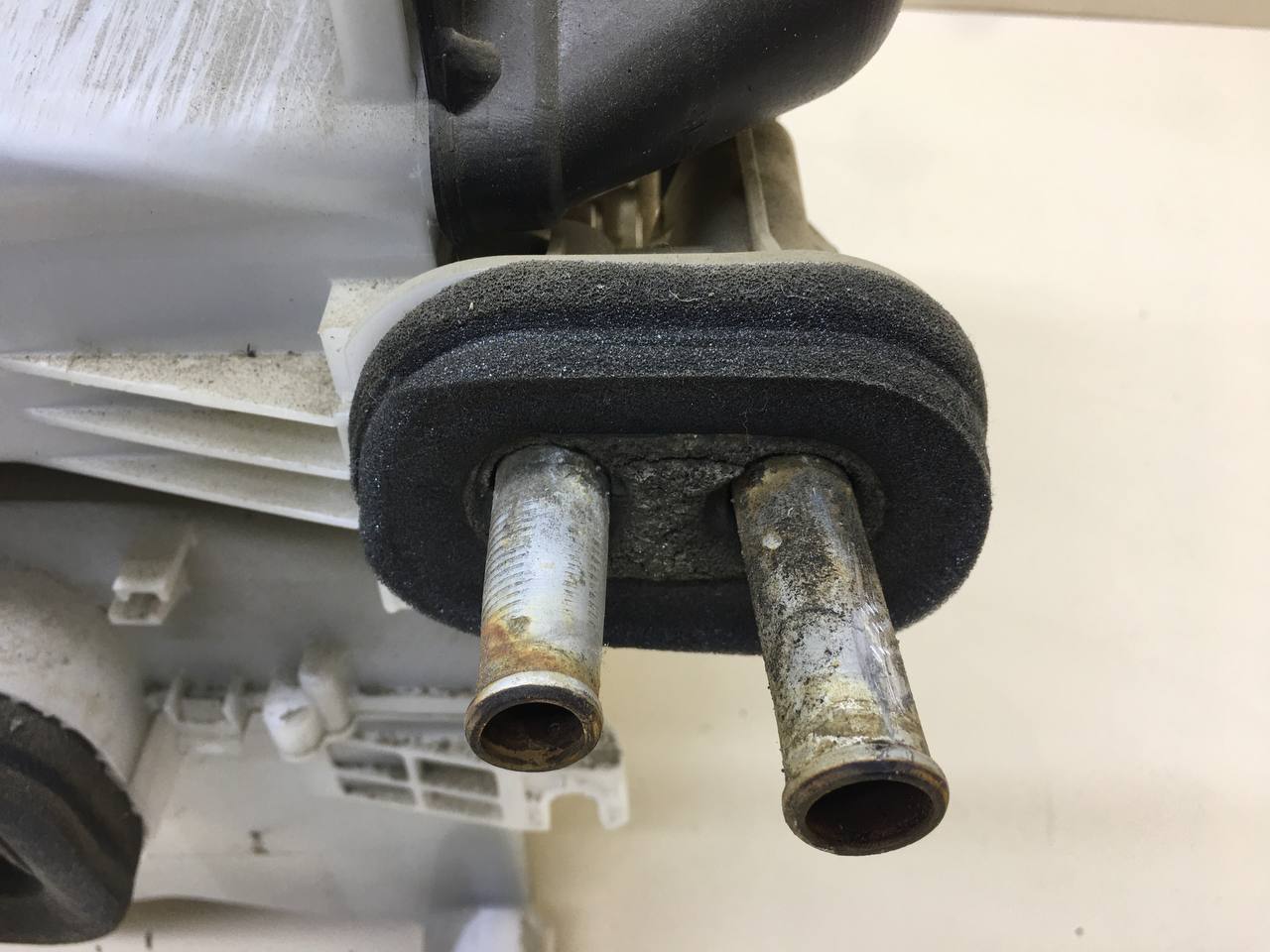 Корпус отопителя Mitsubishi Lancer 9  (CS/Classic) 2000-2011