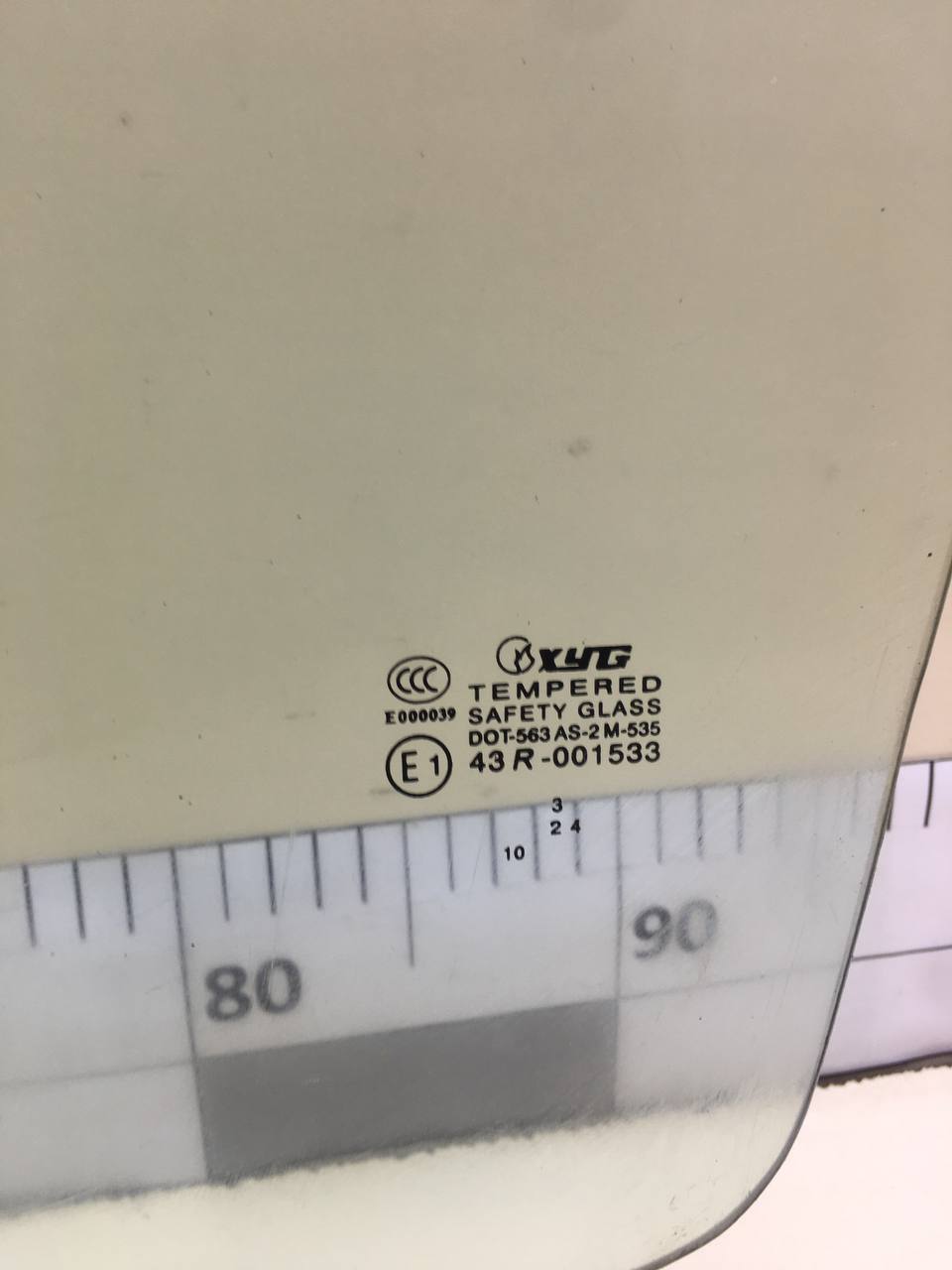 Стекло двери передней левой Chevrolet Aveo T200 2003-2008