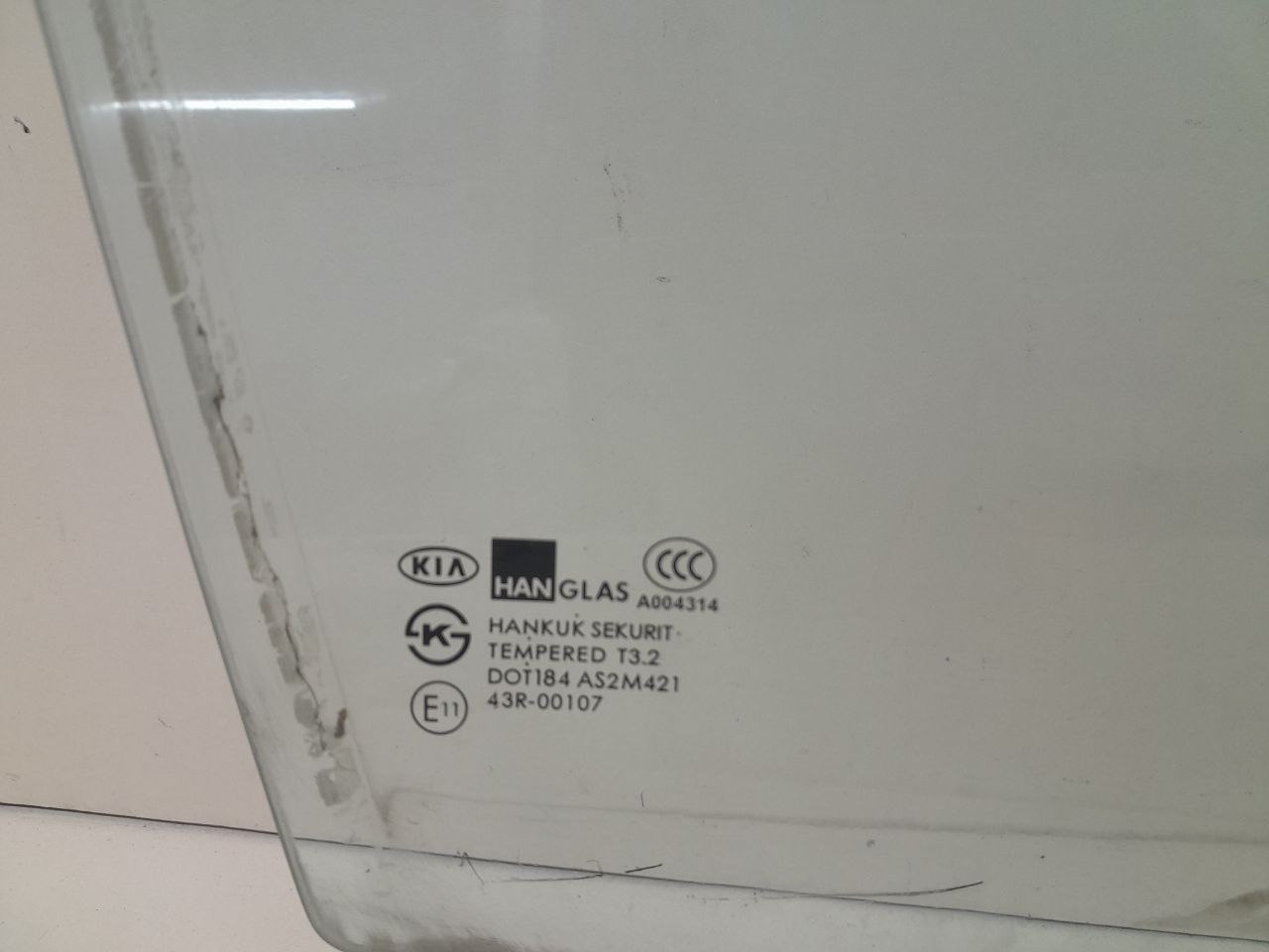 Стекло двери передней правой Kia Spectra (SD) 2004-2011