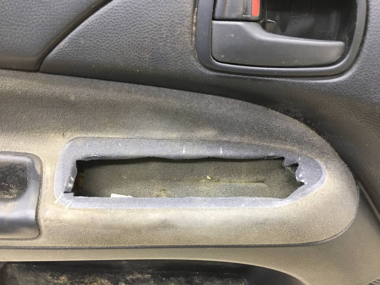 Дверь передняя левая Mitsubishi Lancer 9 (CS/Classic) 2000-2011 Дверь передняя левая Mitsubishi Lancer 9 (CS/Classic) 2000-2011