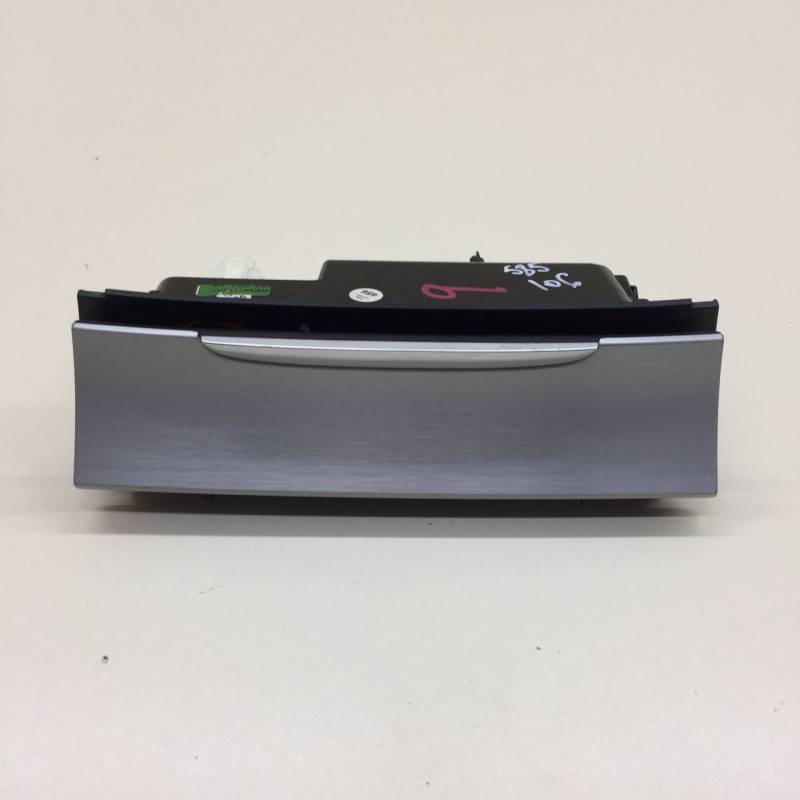 Пепельница передняя Volkswagen Passat B7 2011-2015 Пепельница передняя Volkswagen Passat B7 2011-2015