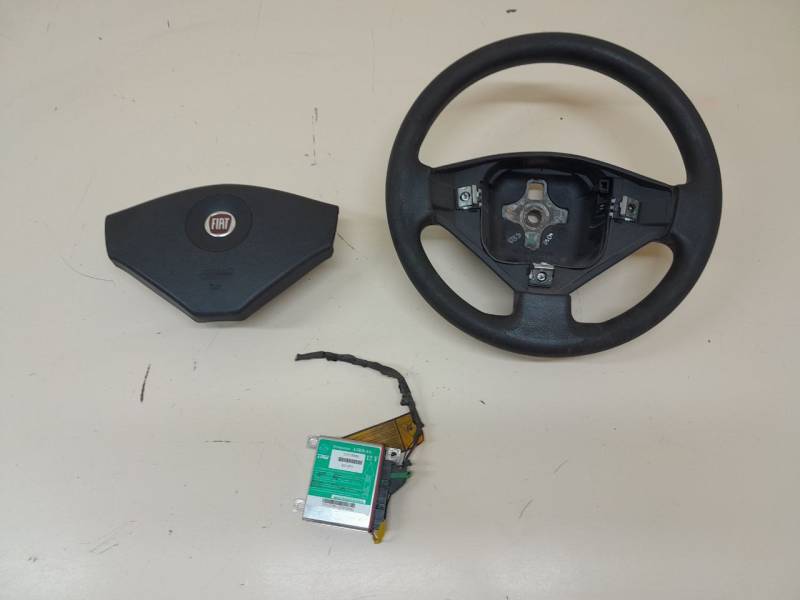 Подушка безопасности в рулевое колесо Fiat Albea 2002-2012