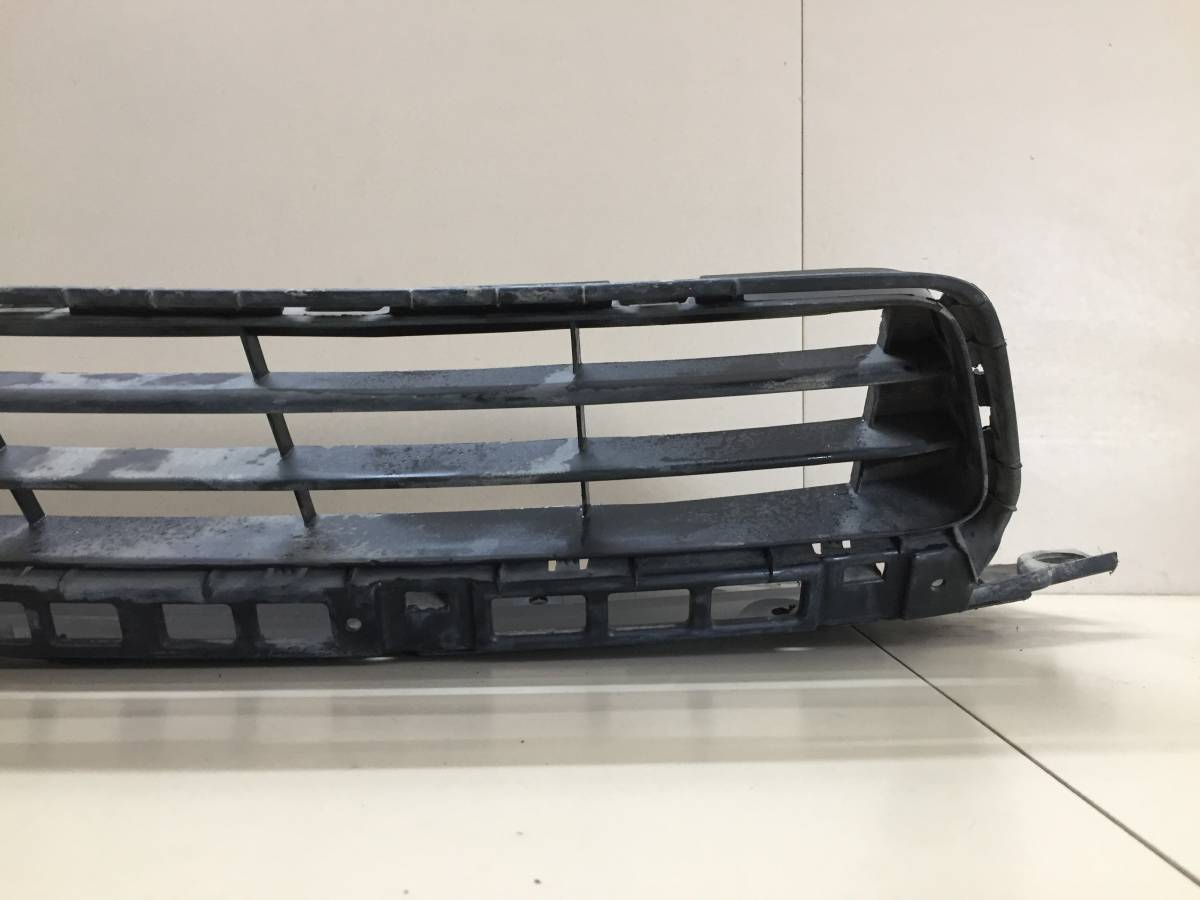 Решетка в бампер центральная Honda Civic 4D 2006-2012