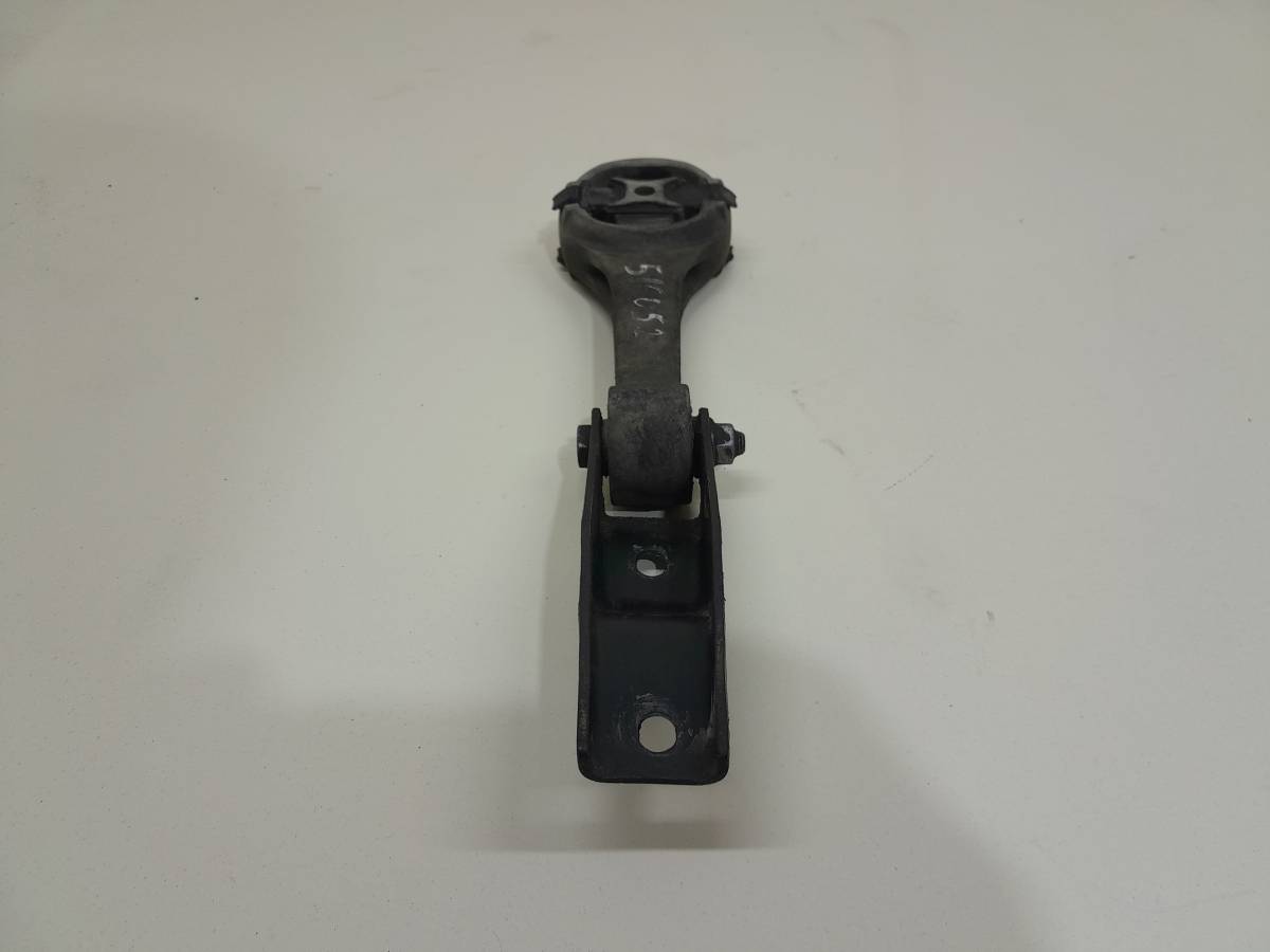 Опора двигателя задняя Volkswagen Polo (Sed RUS) 2011> Опора двигателя задняя Volkswagen Polo (Sed RUS) 2011>