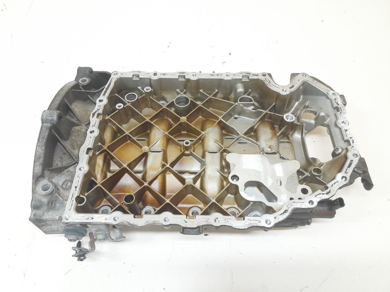 Поддон масляный двигателя Skoda Octavia (A5 1Z-) 2004-2013 Поддон масляный двигателя Skoda Octavia (A5 1Z-) 2004-2013