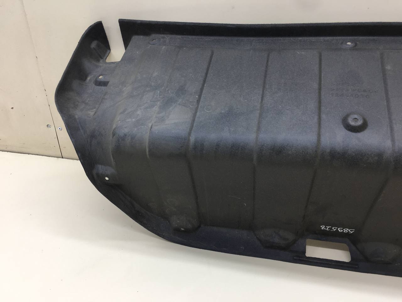 Обшивка крышки багажника Mitsubishi Lancer 9  (CS/Classic) 2000-2011