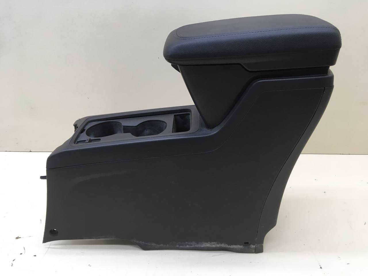Консоль центральная Chevrolet Captiva (C140) 2011-2016 Консоль центральная Chevrolet Captiva (C140) 2011-2016