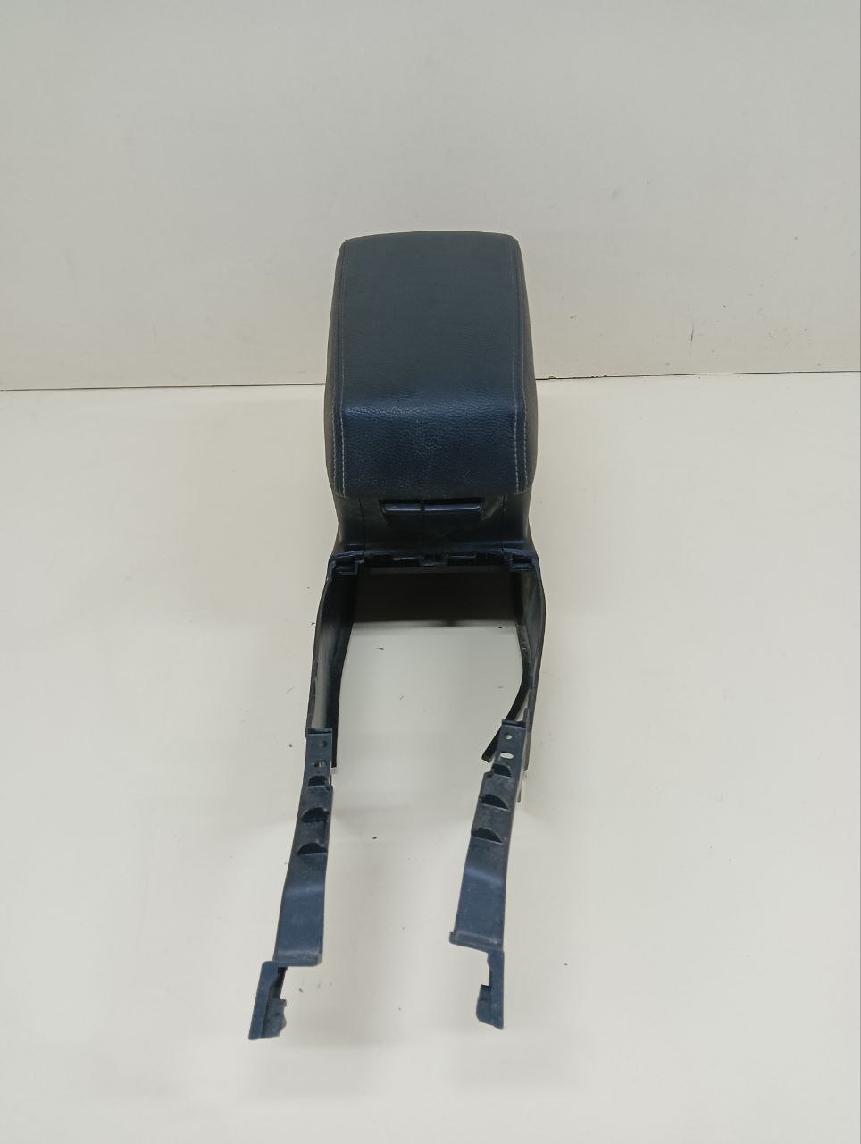 Подлокотник Subaru Legacy (B14) 2010-2015