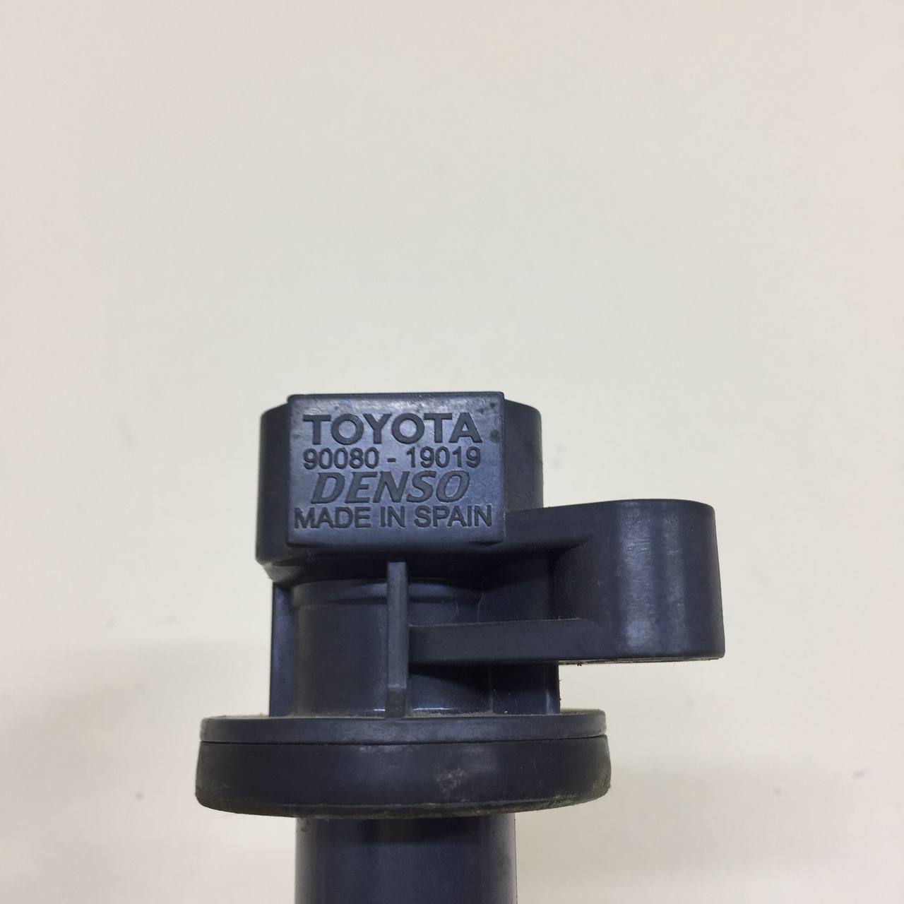 Катушка зажигания Toyota Auris (E150) 2006-2012 Катушка зажигания Toyota Auris (E150) 2006-2012