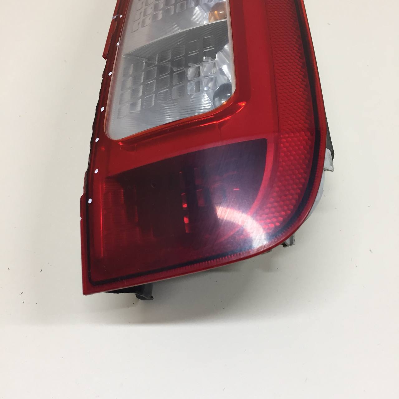 Фонарь задний правый Ford Fusion (JU) 2002-2012 Фонарь задний правый Ford Fusion (JU) 2002-2012