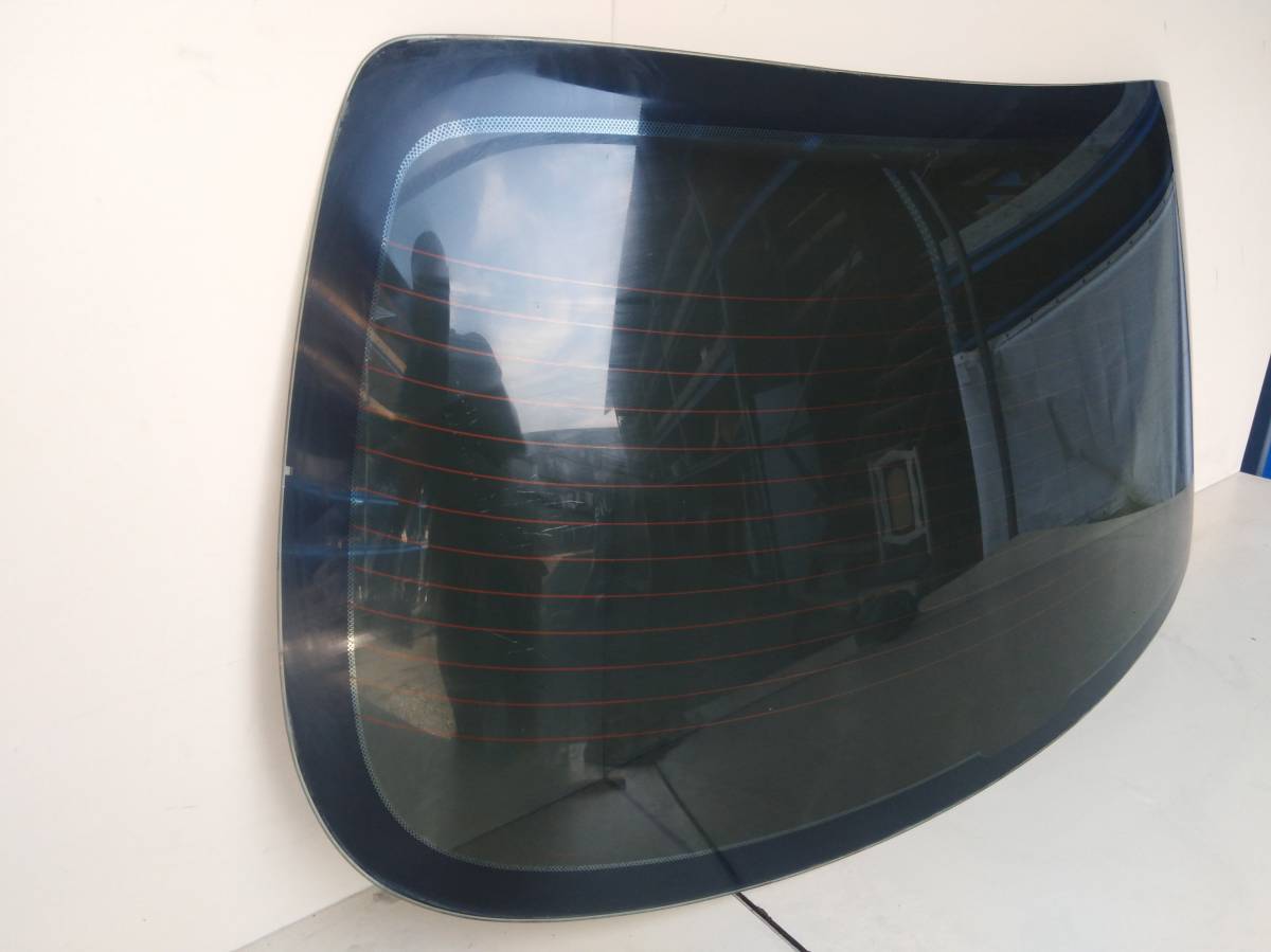 Стекло заднее Kia Spectra (SD) 2004-2011