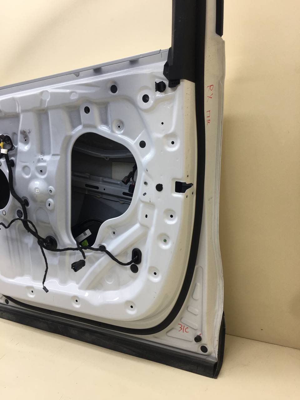 Дверь передняя правая EXEED RX 2022>