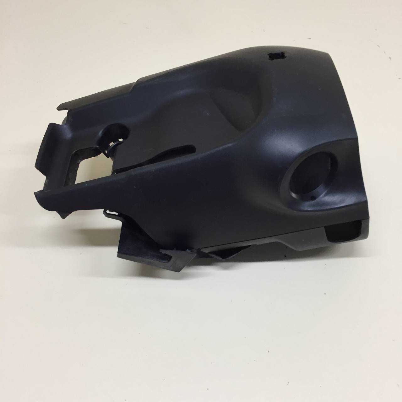 Кожух рулевой колонки Ford Focus 2 (DB) 2008-2011 Кожух рулевой колонки Ford Focus 2 (DB) 2008-2011
