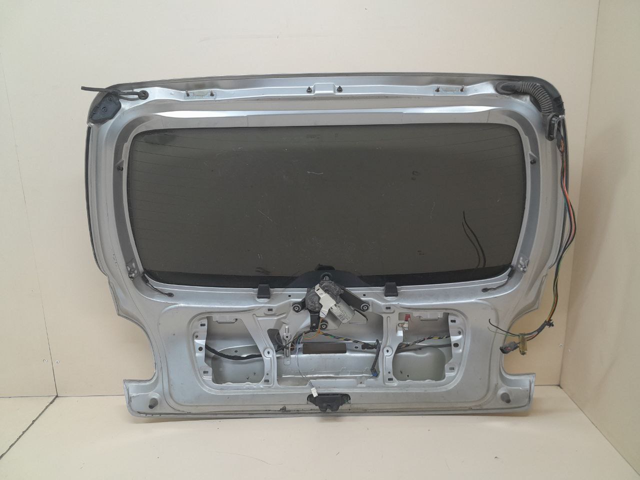 Дверь багажника со стеклом Peugeot 206 1998-2012 Дверь багажника со стеклом Peugeot 206 1998-2012