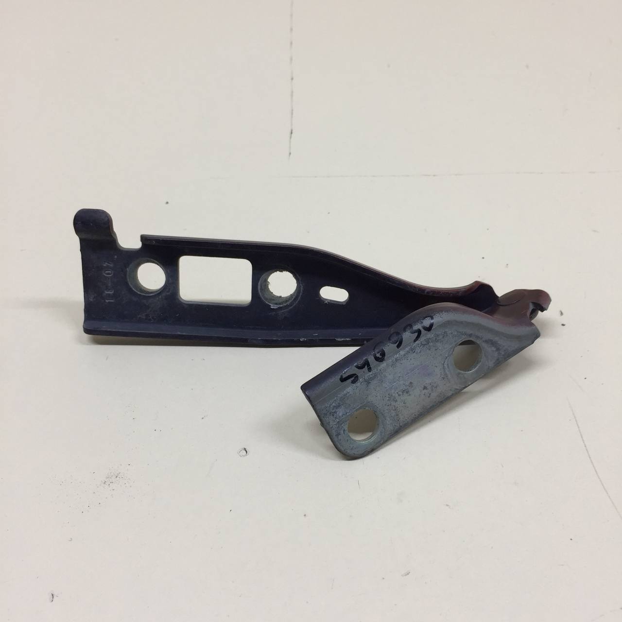 Петля капота правая Ford Fusion (JU) 2002-2012 Петля капота правая Ford Fusion (JU) 2002-2012