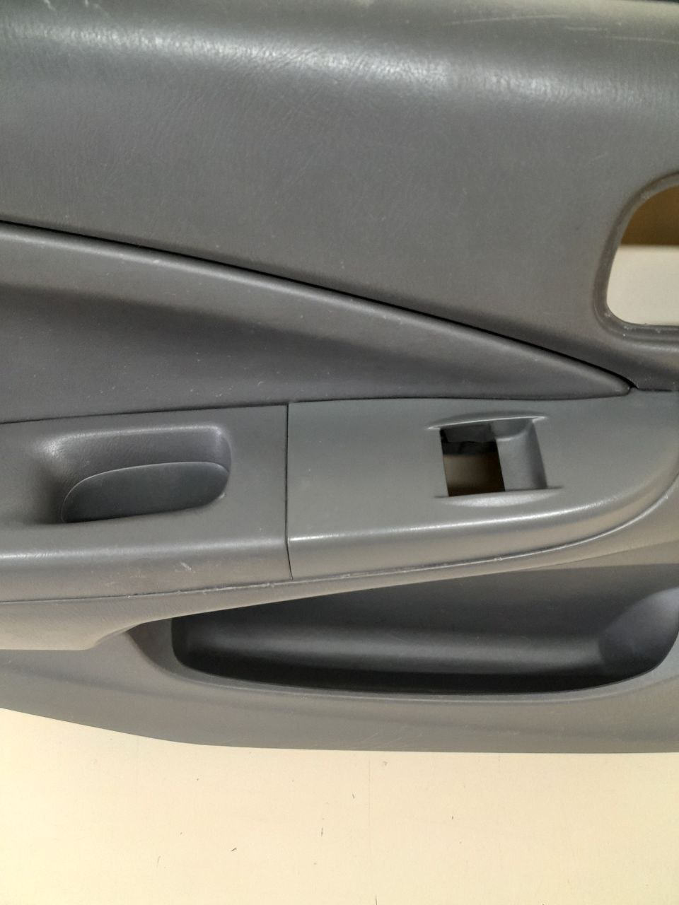 Обшивка двери передней левой Nissan Almera Classic (B10) 2006-2013