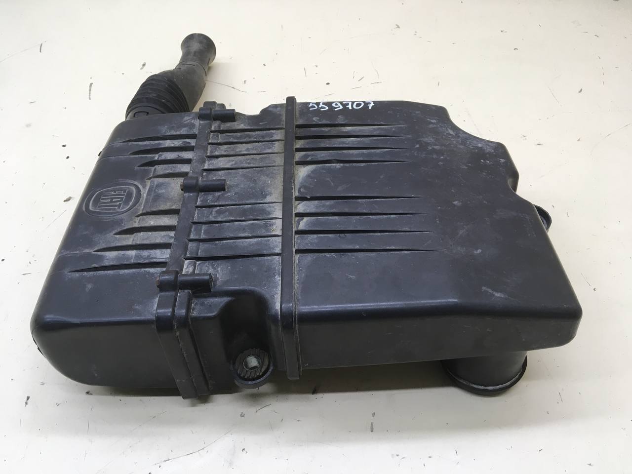 Корпус воздушного фильтра Fiat Albea 2002-2012 Корпус воздушного фильтра Fiat Albea 2002-2012