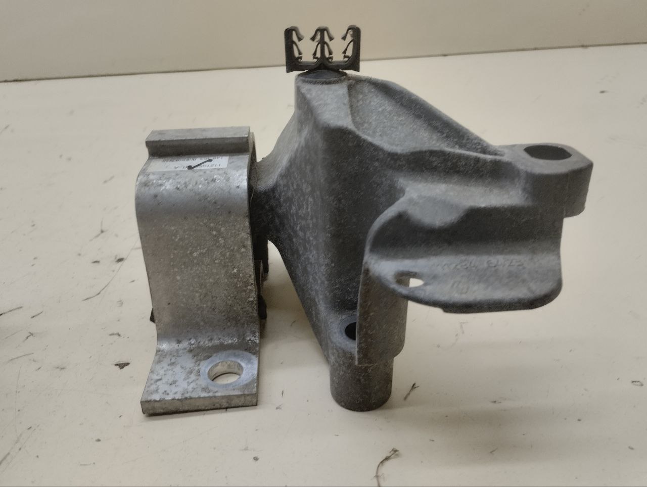 Опора двигателя правая Renault Sandero Stepway (5S) 2014-2022