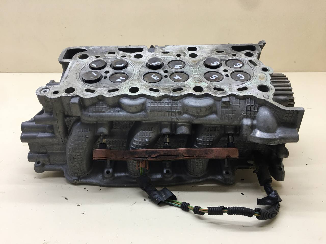 Головка блока цилиндров Land Rover Discovery 3 (L319) 2004-2009 Головка блока цилиндров Land Rover Discovery 3 (L319) 2004-2009
