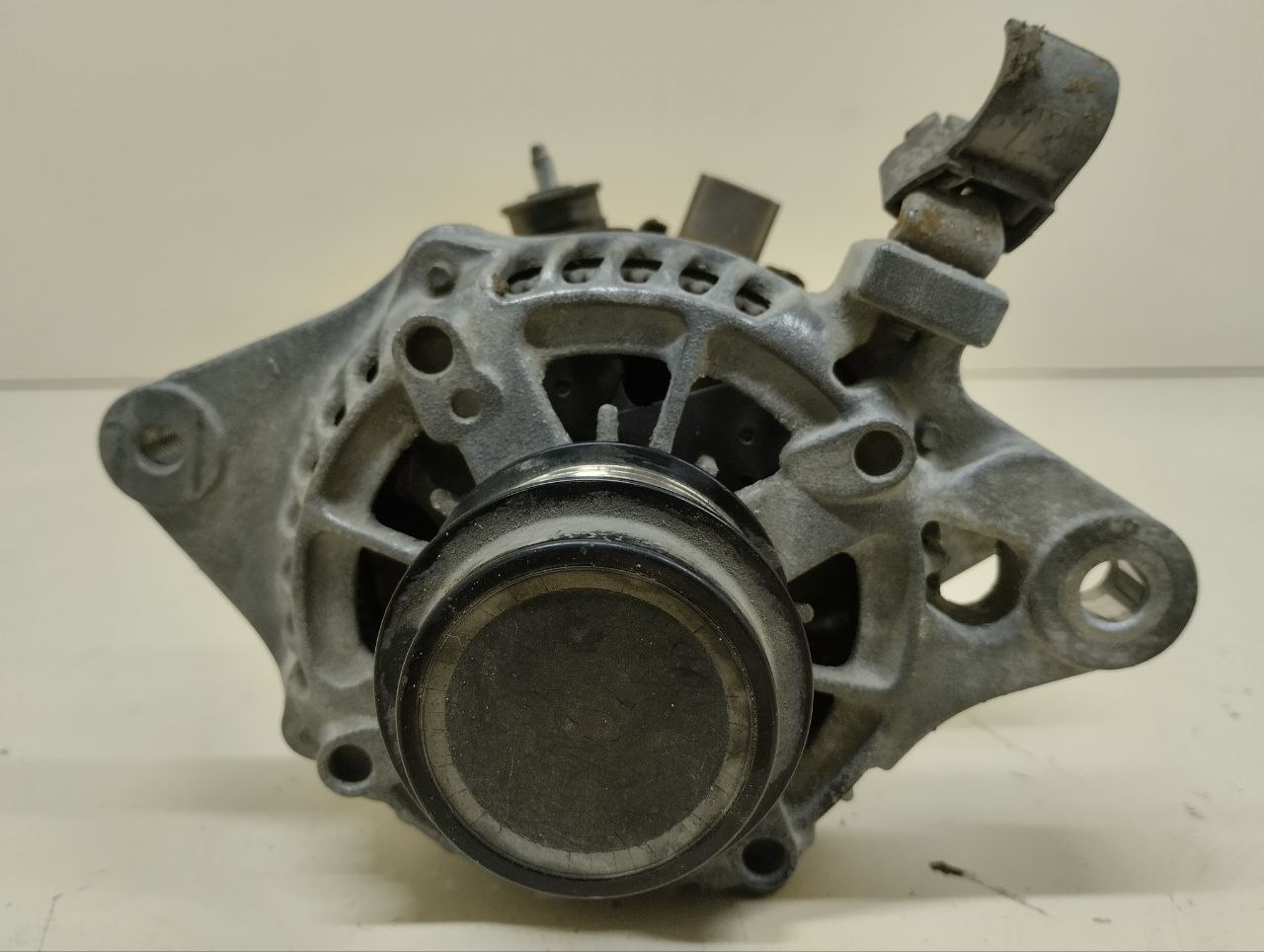 Генератор Toyota Corolla E180 2013-2019