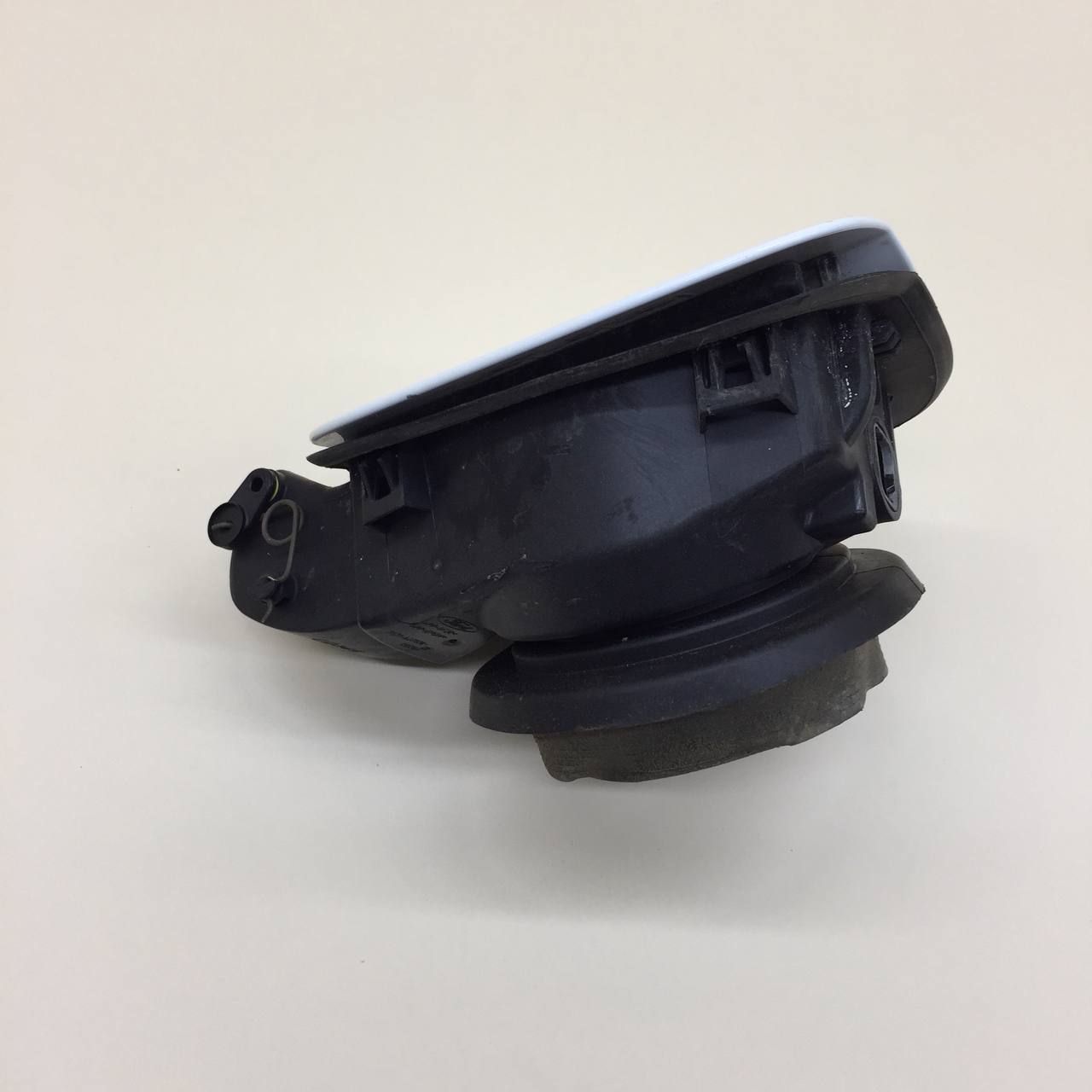 Лючок бензобака Ford Mondeo 4 2007-2015