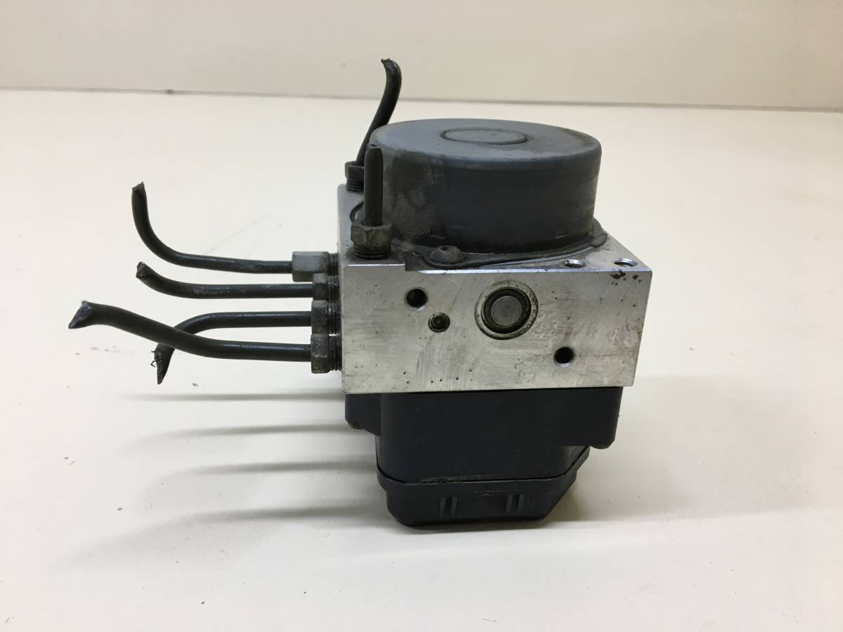 Блок ABS (насос) Toyota Auris (E150) 2006-2012