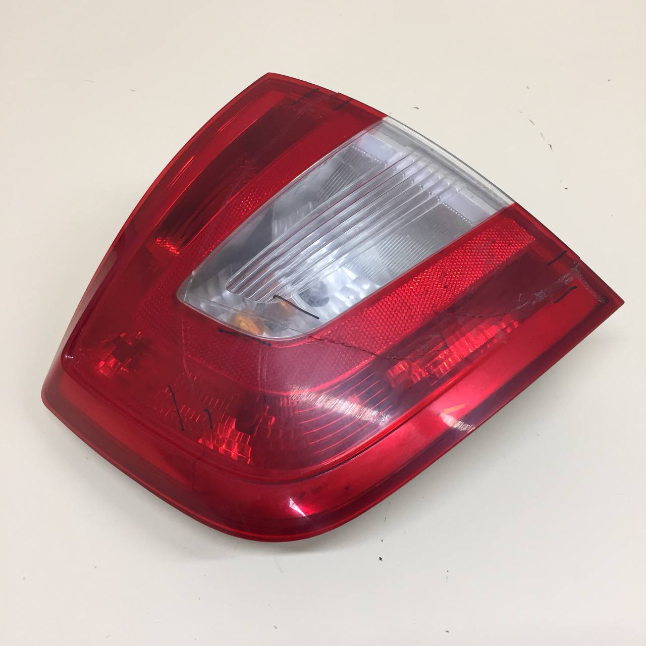 Фонарь задний левый Skoda Rapid 2012-2020