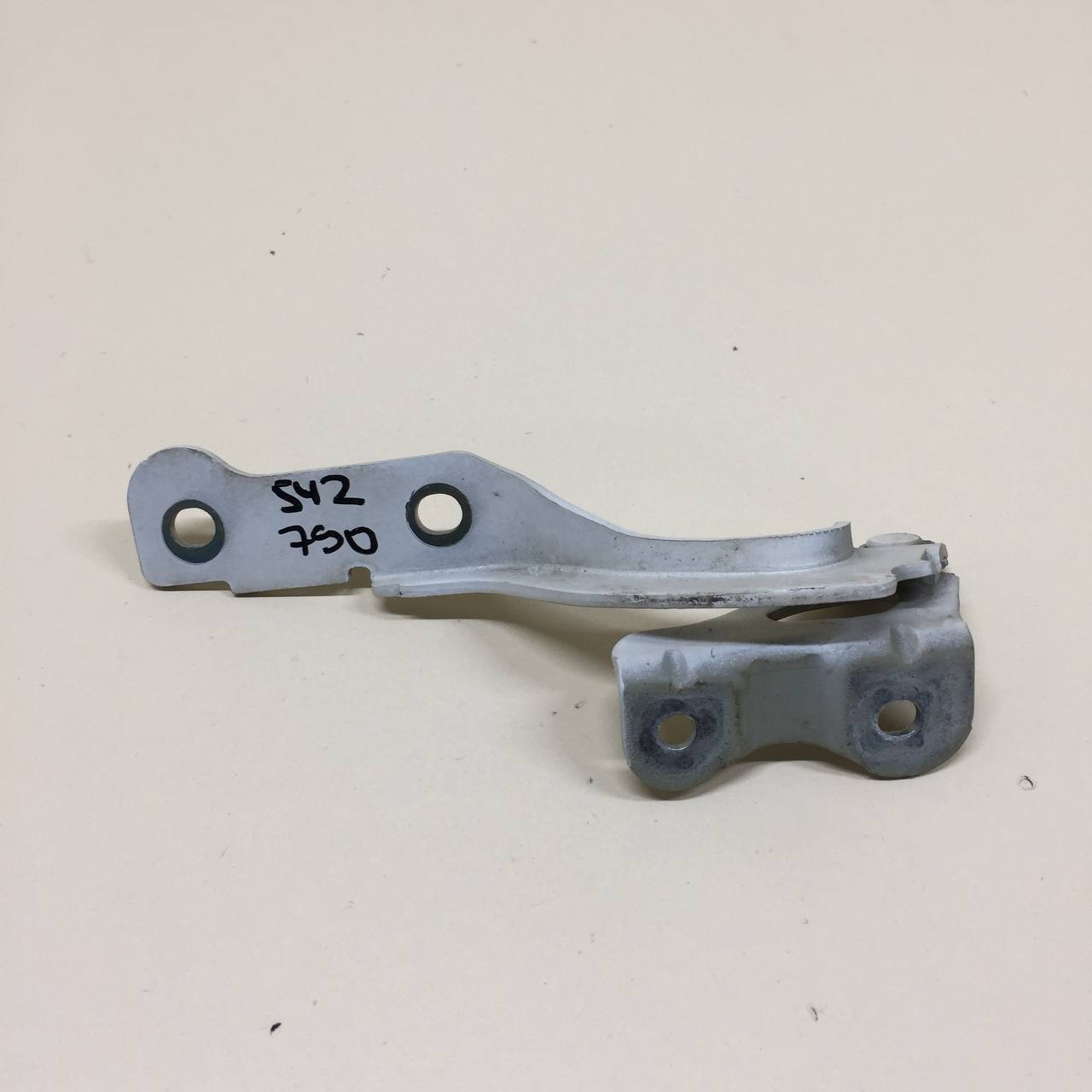 Петля капота правая Chevrolet Aveo T250 2005-2011 Петля капота правая Chevrolet Aveo T250 2005-2011