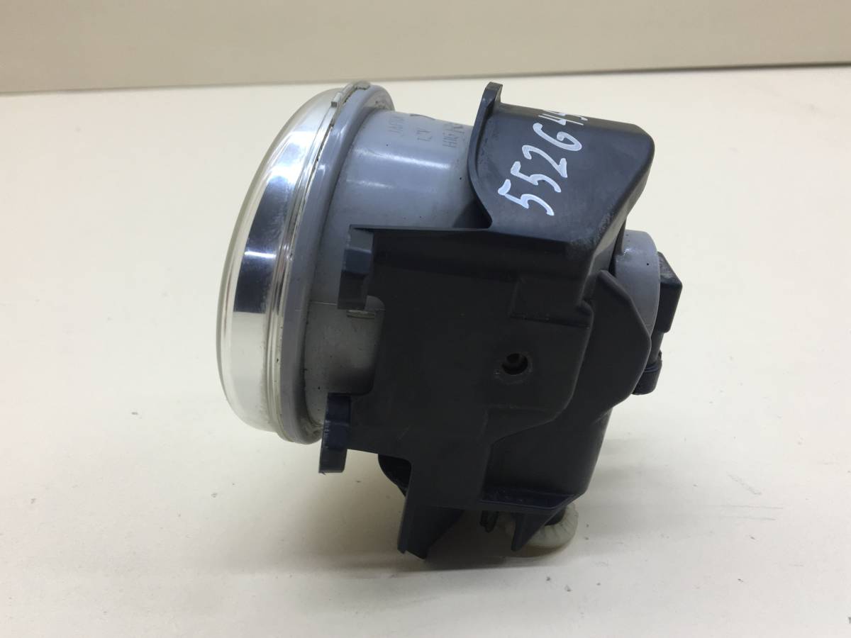 Фара противотуманная правая Toyota Rav 4 (XA40) 2013-2019