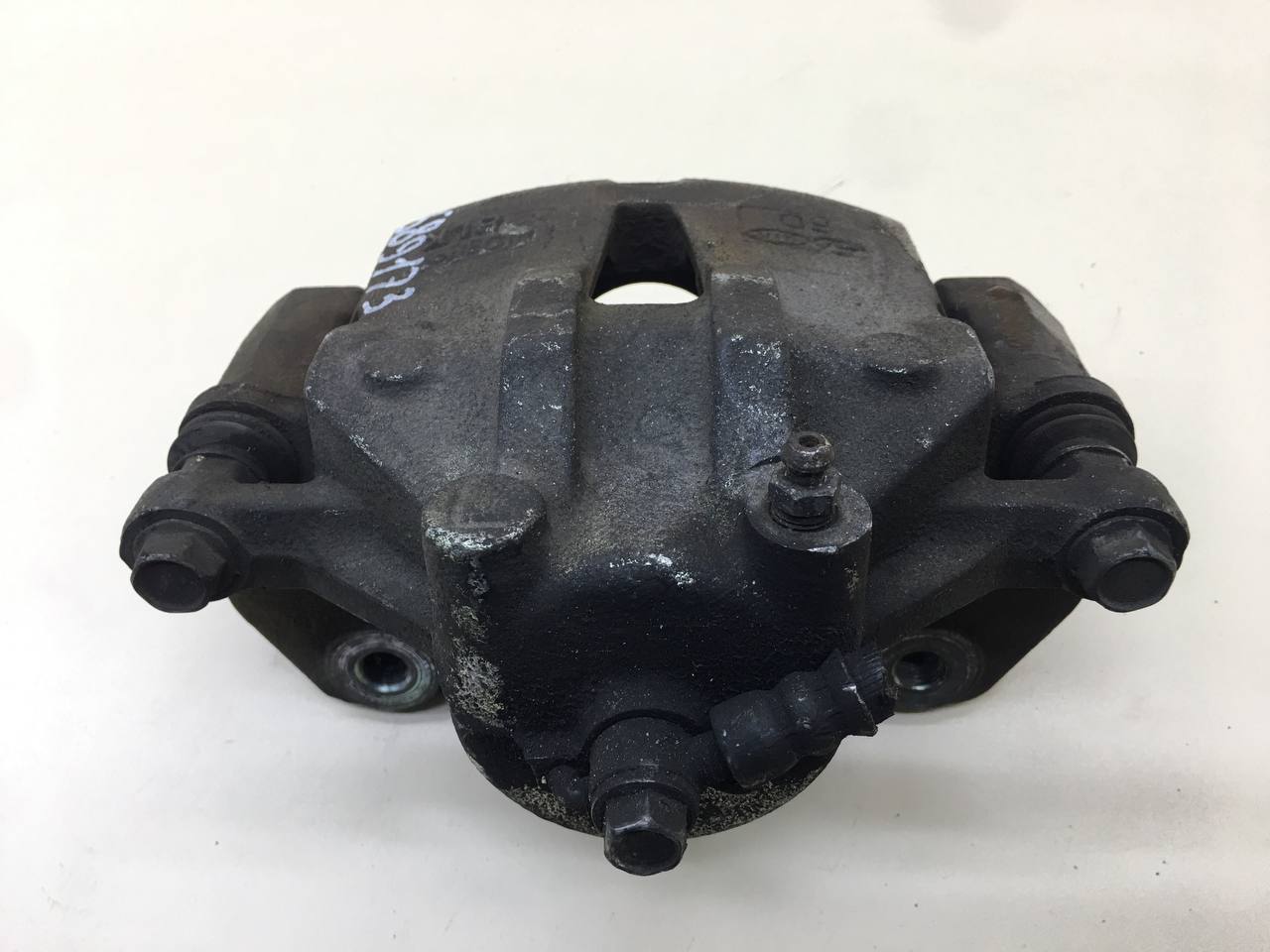 Суппорт передний левый Kia Cerato (TD) 2009-2013