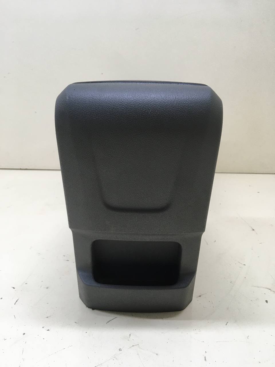 Консоль центральная Ford Focus 2 (DB) 2008-2011 Консоль центральная Ford Focus 2 (DB) 2008-2011