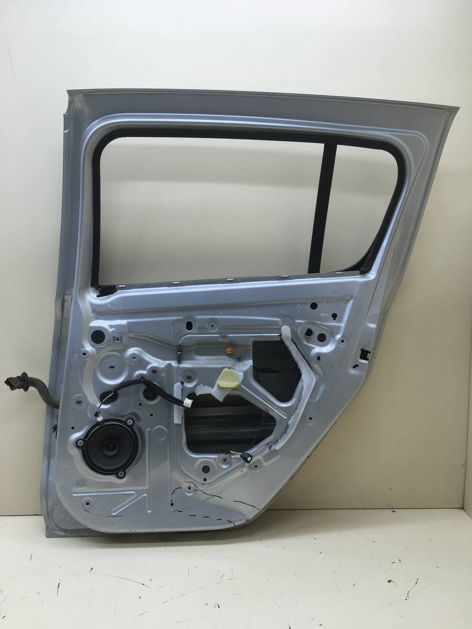 Дверь задняя правая Renault Sandero Stepway (5S) 2014-2022 Дверь задняя правая Renault Sandero Stepway (5S) 2014-2022