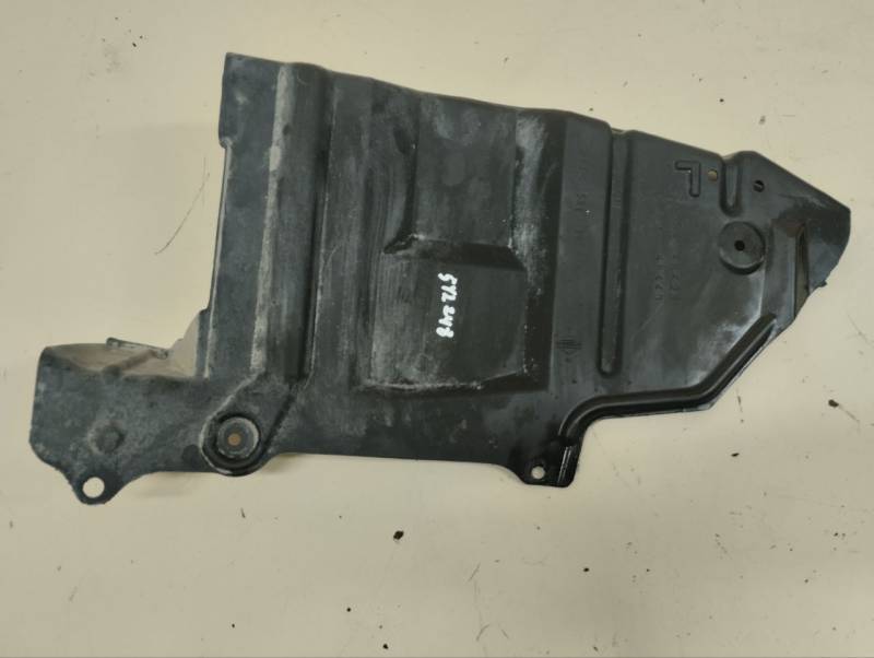 Пыльник двигателя боковой левый Nissan Almera (N16) 2000-2006 Пыльник двигателя боковой левый Nissan Almera (N16) 2000-2006