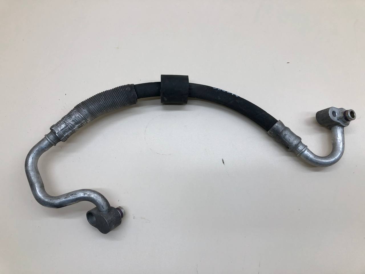 Трубка кондиционера Volkswagen Golf 5 (1K) 2003-2009 Трубка кондиционера Volkswagen Golf 5 (1K) 2003-2009