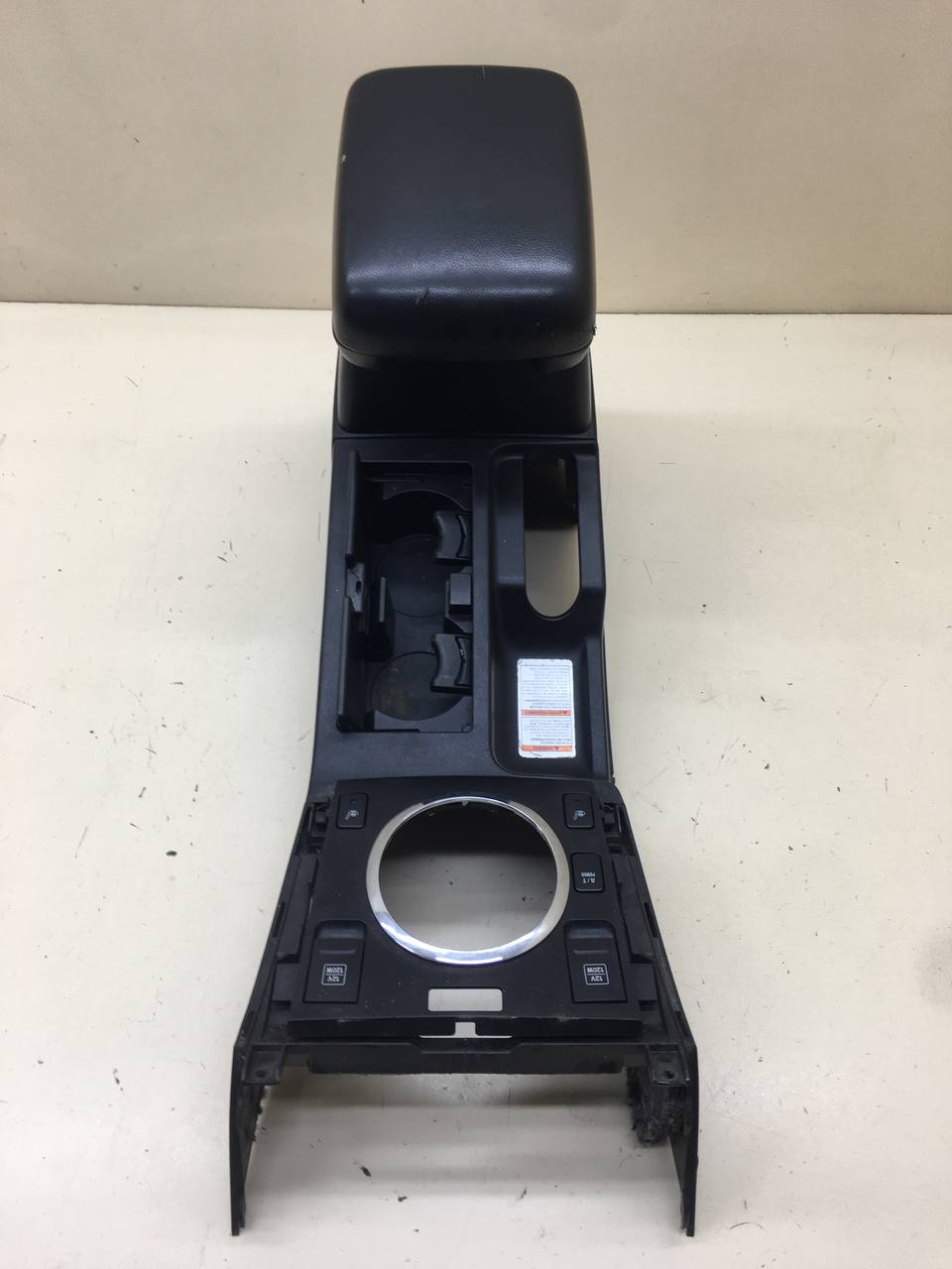 Консоль центральная Suzuki Grand Vitara 2005-2015