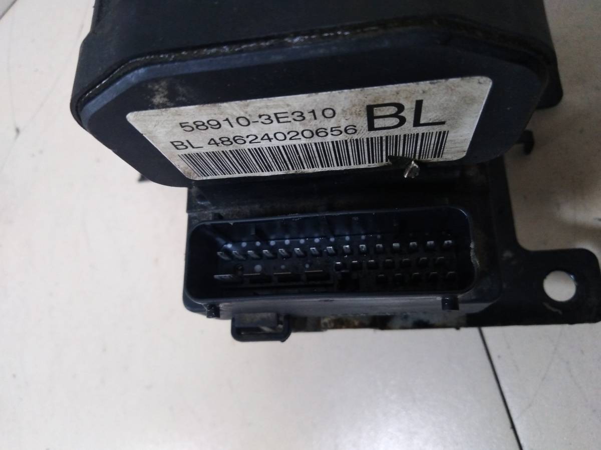 Блок ABS (насос) Kia Sorento (BL, JC) 2002-2009