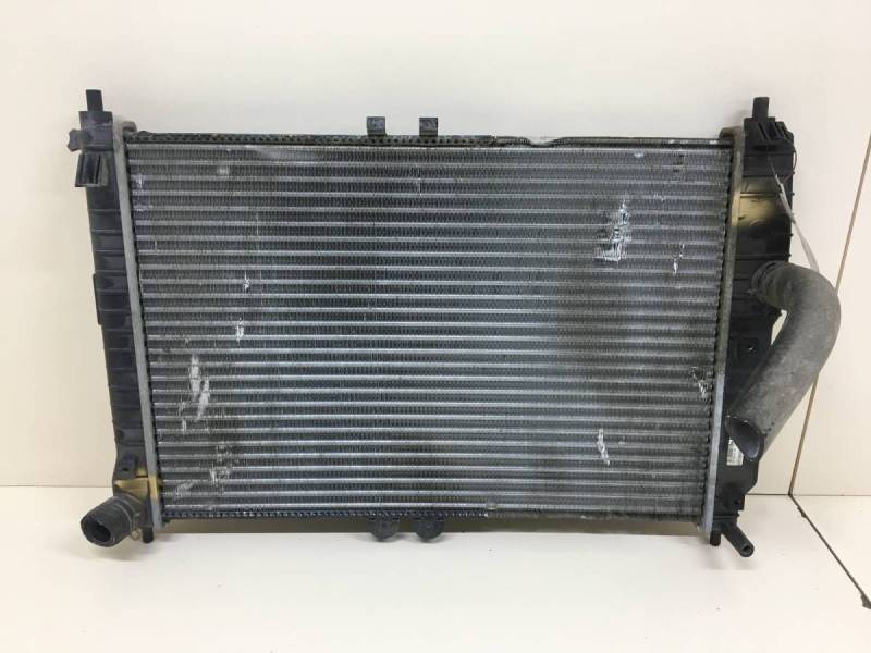 Радиатор охлаждения двигателя Chevrolet Aveo T250 2005-2011