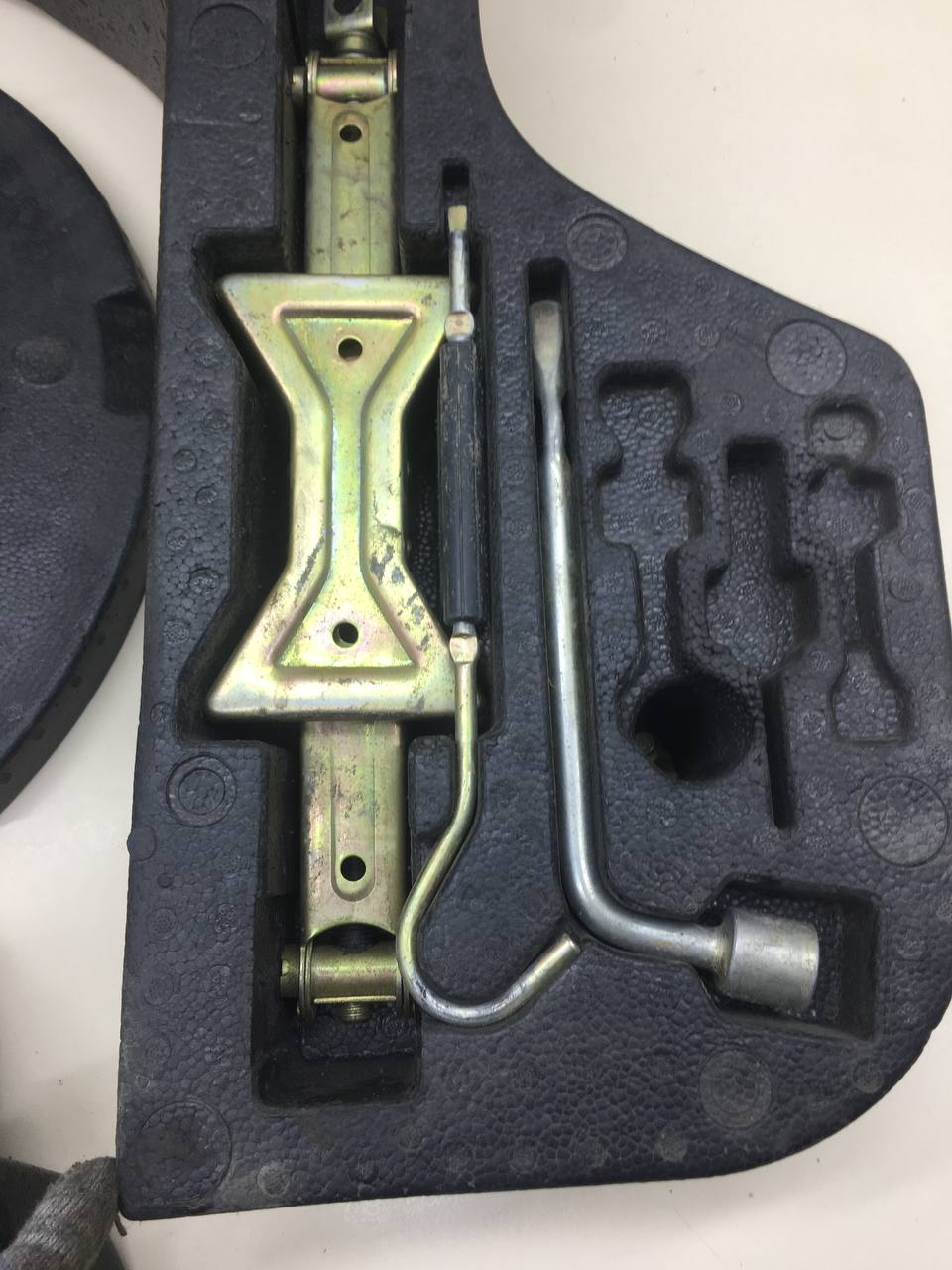 Ящик для инструментов Lifan X60 2012>