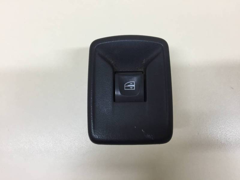 Кнопка стеклоподъемника Renault Logan (2) 2014>