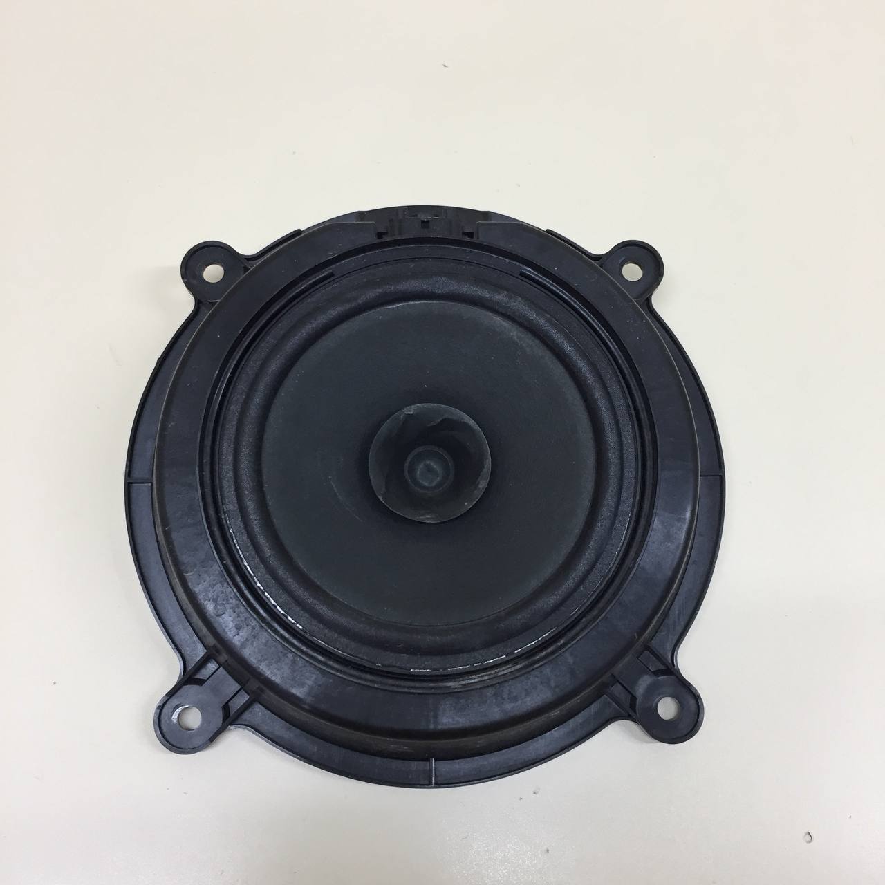 Динамик Mazda Mazda 3 (BM) 2013-2016 Динамик Mazda Mazda 3 (BM) 2013-2016