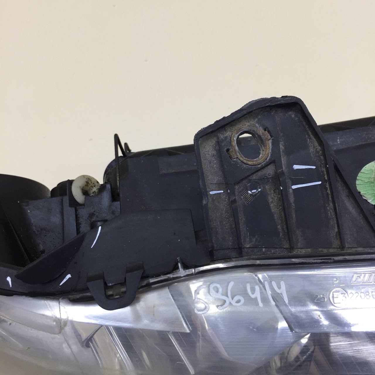 Фара правая Fiat Albea 2002-2012