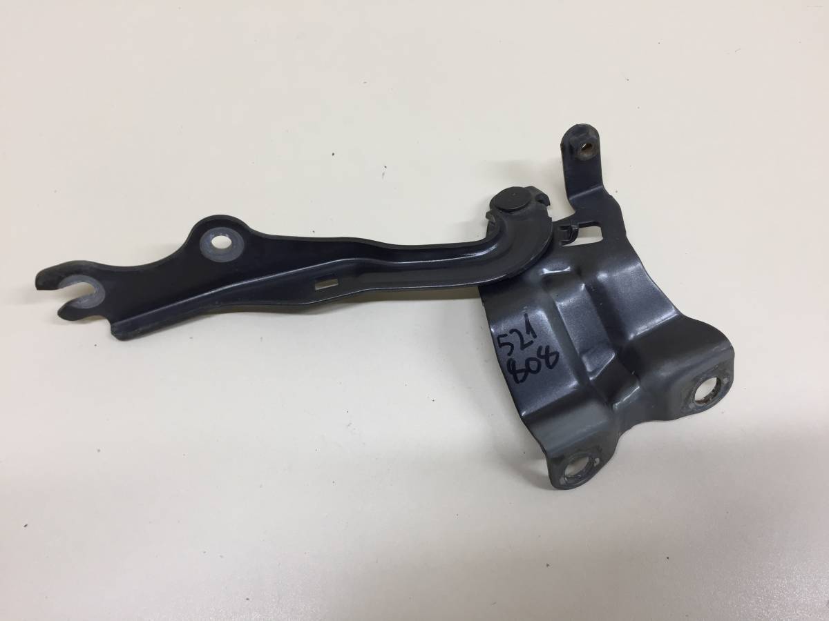 Петля капота правая Mazda Mazda 3 (BL) 2009-2013