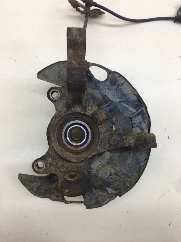 Кулак поворотный передний правый Lifan Solano 1 2008-2016