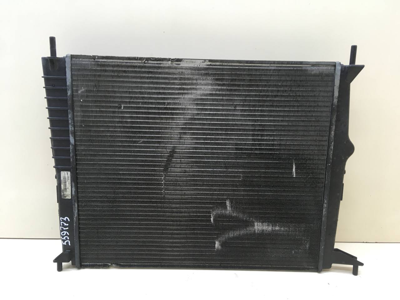 Радиатор охлаждения двигателя Lada Largus 2012>