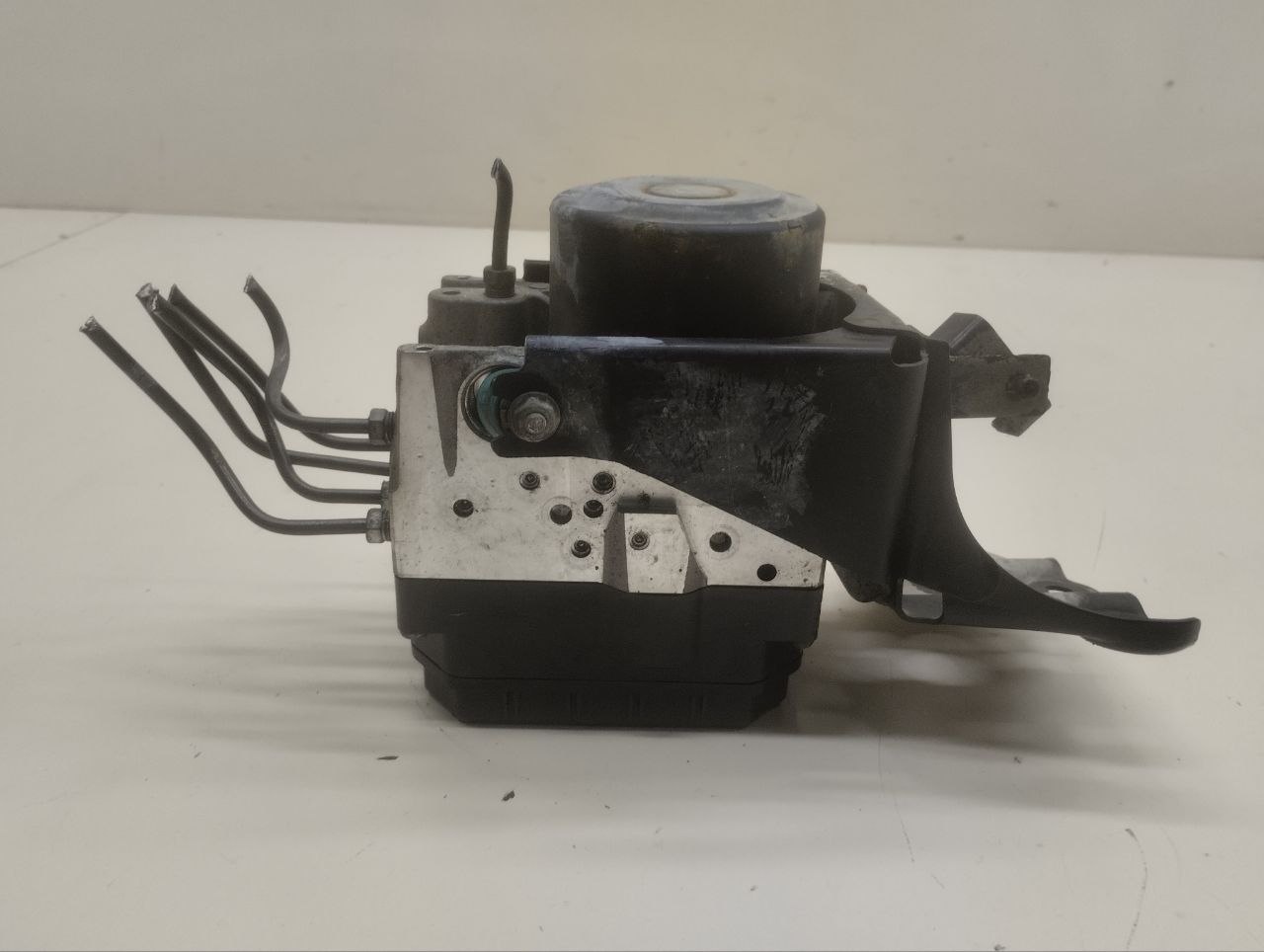 Блок ABS (насос) Toyota Rav 4 (A30) 2006-2013