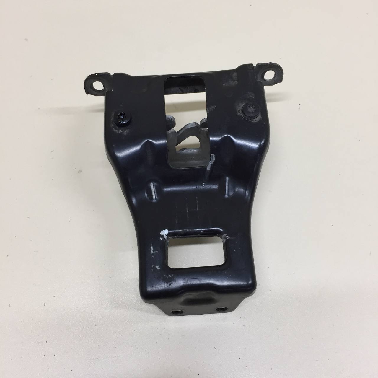 Замок капота BMW 1-series E87/E81 2004-2011