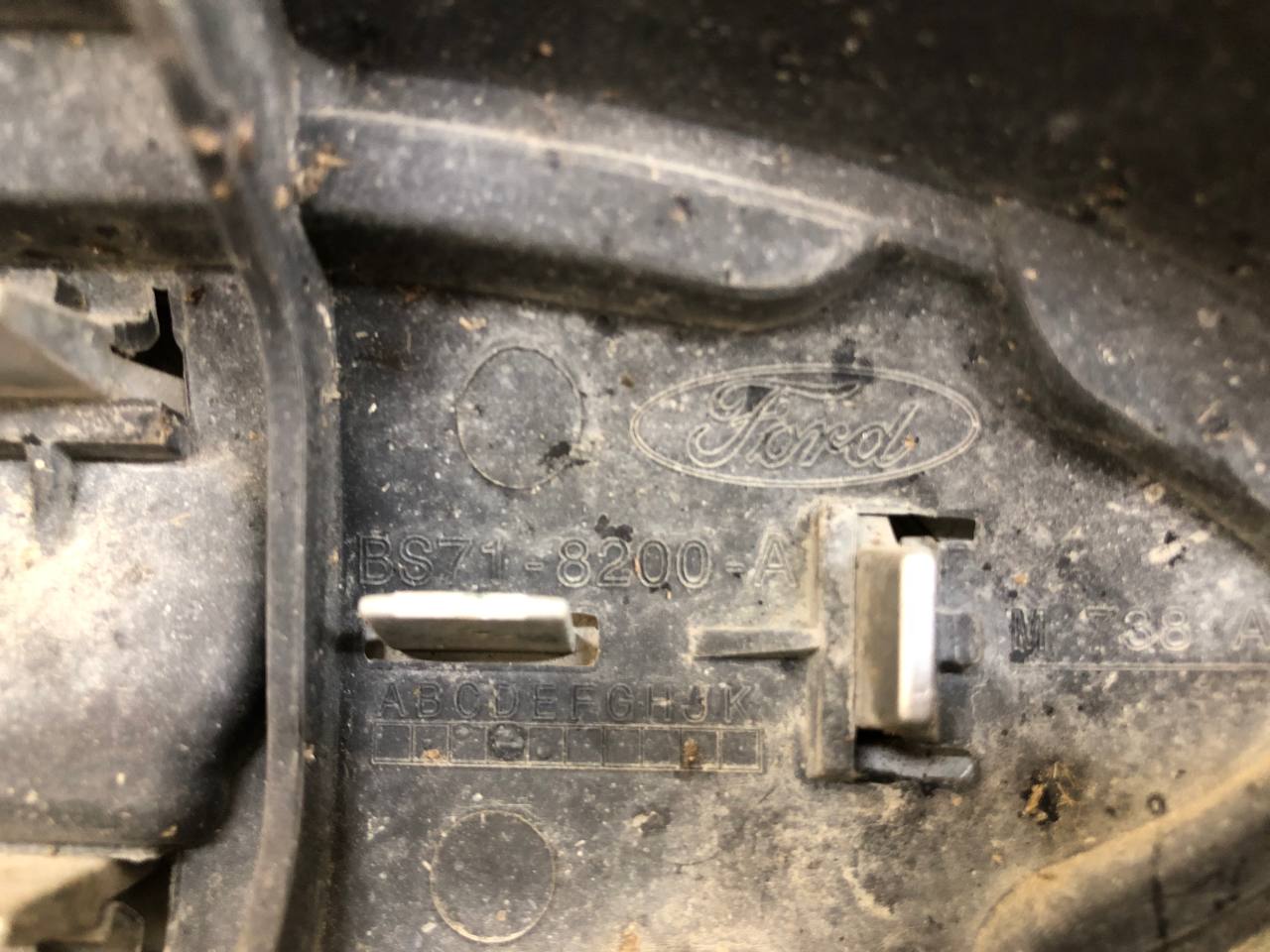 Решетка радиатора Ford Mondeo 4 2007-2015