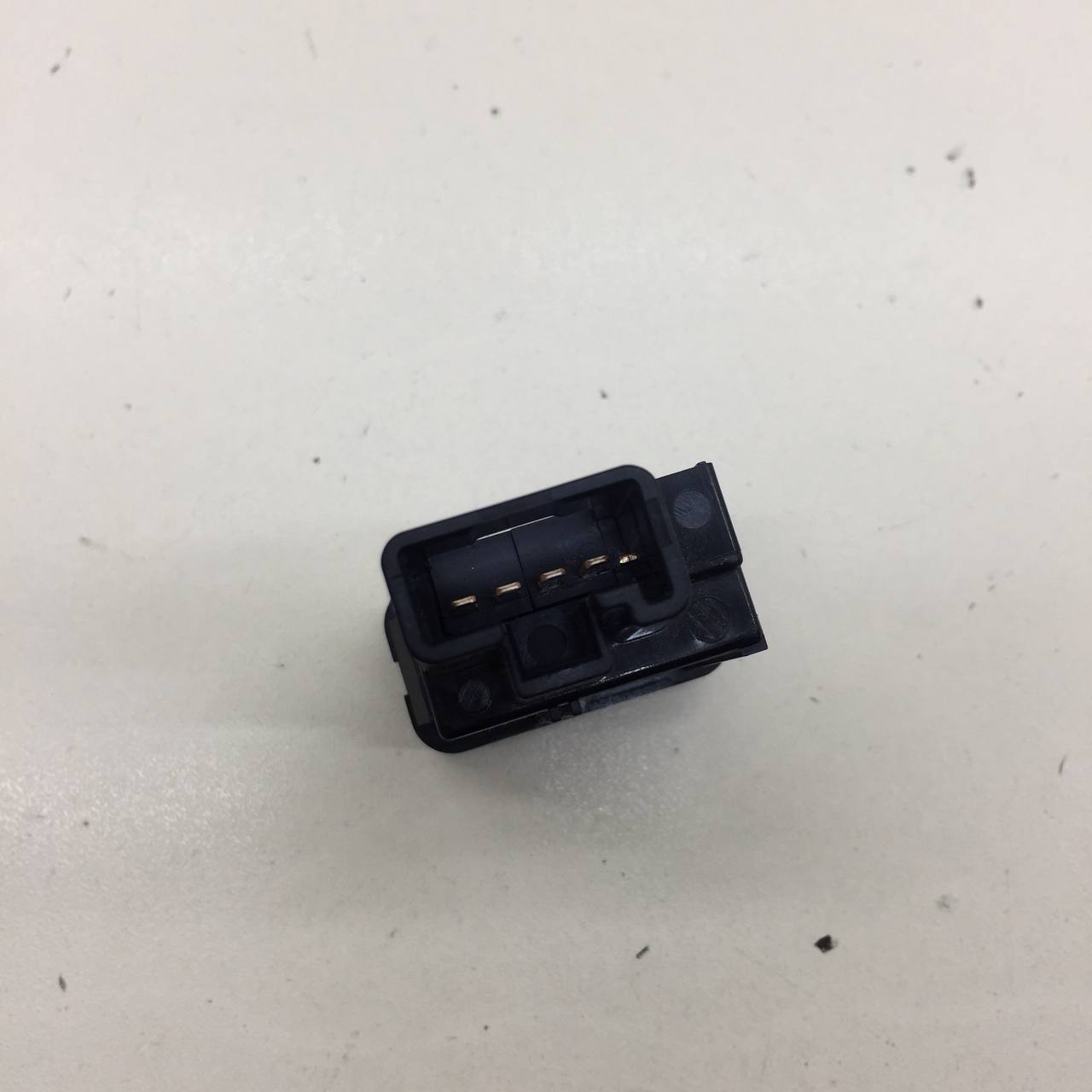 Кнопка открывания багажника Lexus NX 200 (Z10) 2014-2021 Кнопка открывания багажника Lexus NX 200 (Z10) 2014-2021