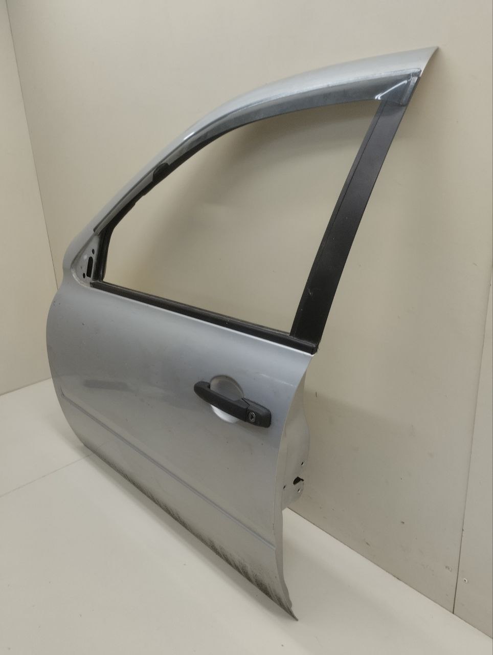 Дверь передняя левая Lada Granta 2011>