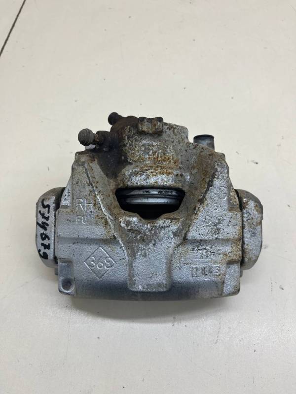 Суппорт передний правый Nissan Terrano (D10) 2014>